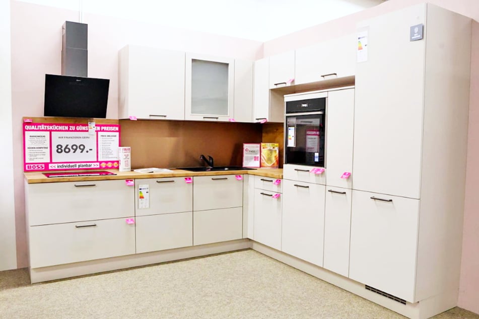Bei Möbel Boss Neunkirchen gibt's schicke Küchen super günstig.