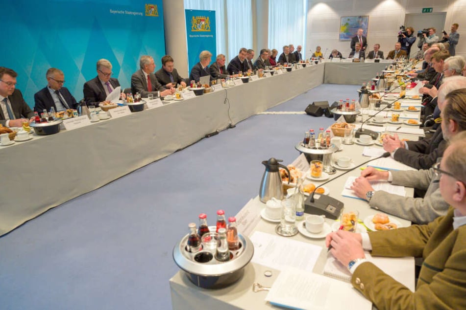 Runder Tisch in München: Diskutiert wird das Thema Artenschutz im Freistaat.
