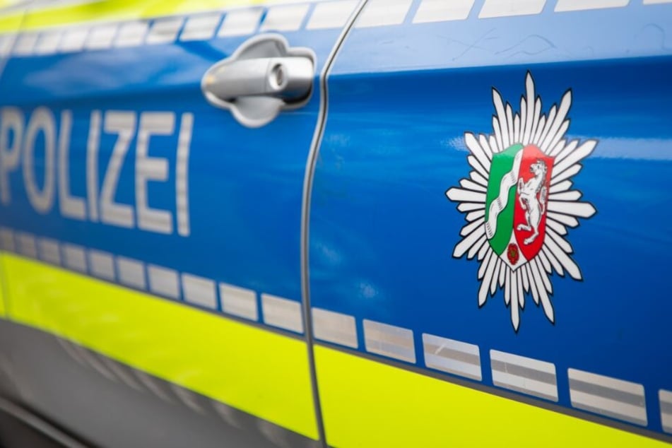 Die Polizei sichtet derzeit gefundene Datenträger. (Symbolbild)
