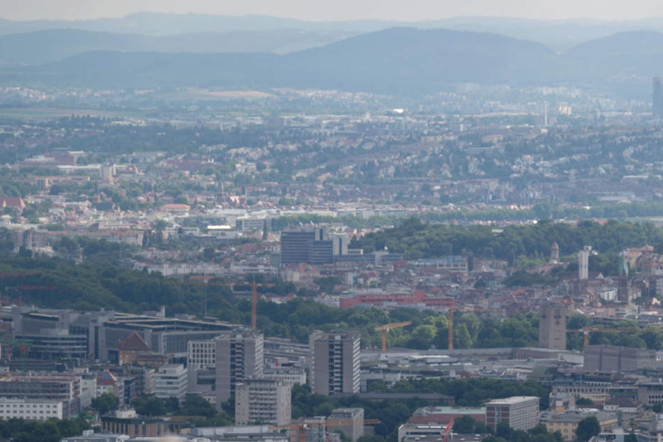 Blick über die Stadt Stuttgart vom Birkenkopf aus.