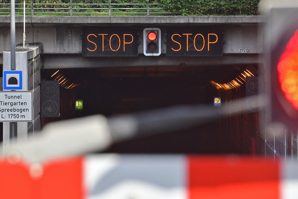 Der Verkehrsermittlungsdienst hat die Unfallbearbeitung übernommen. (Symbolbild)
