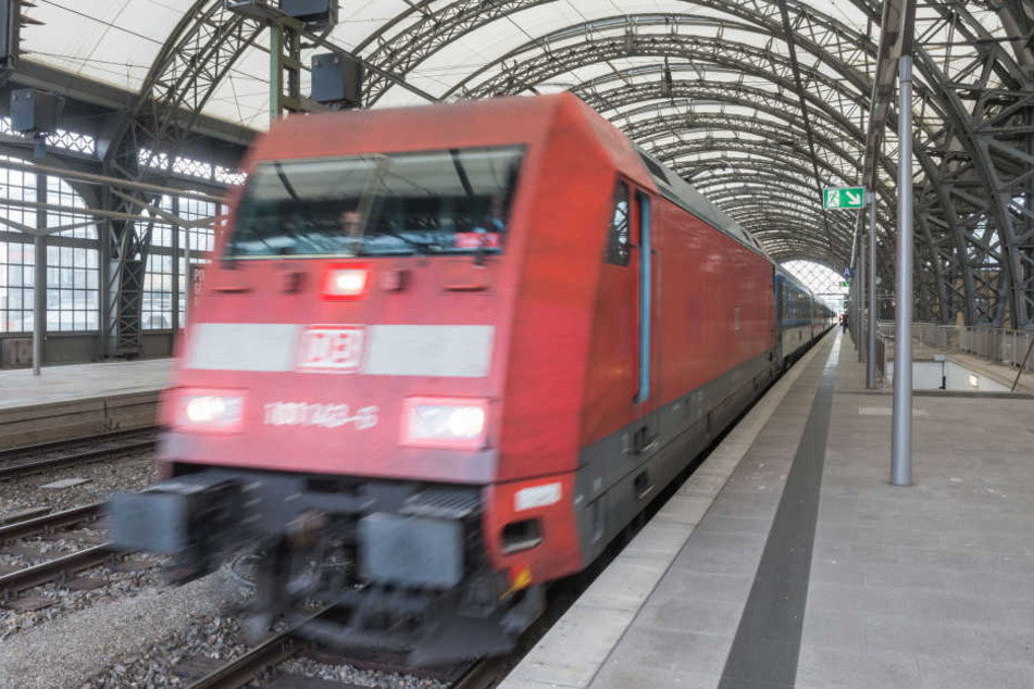 Wieder in unter zwei Stunden mit der Bahn von Dresden nach Berlin. Wann die
alte Dresdner Bahn erneut durchgängig befahrbar ist, steht aber noch in den
Sternen.
