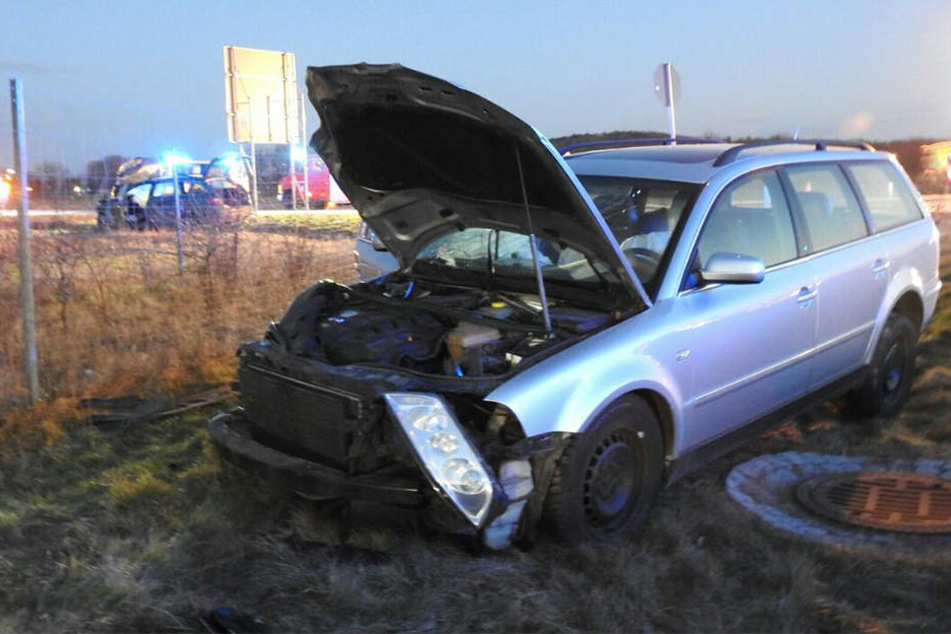 Drei Menschen kamen verletzt ins Krankenhaus.