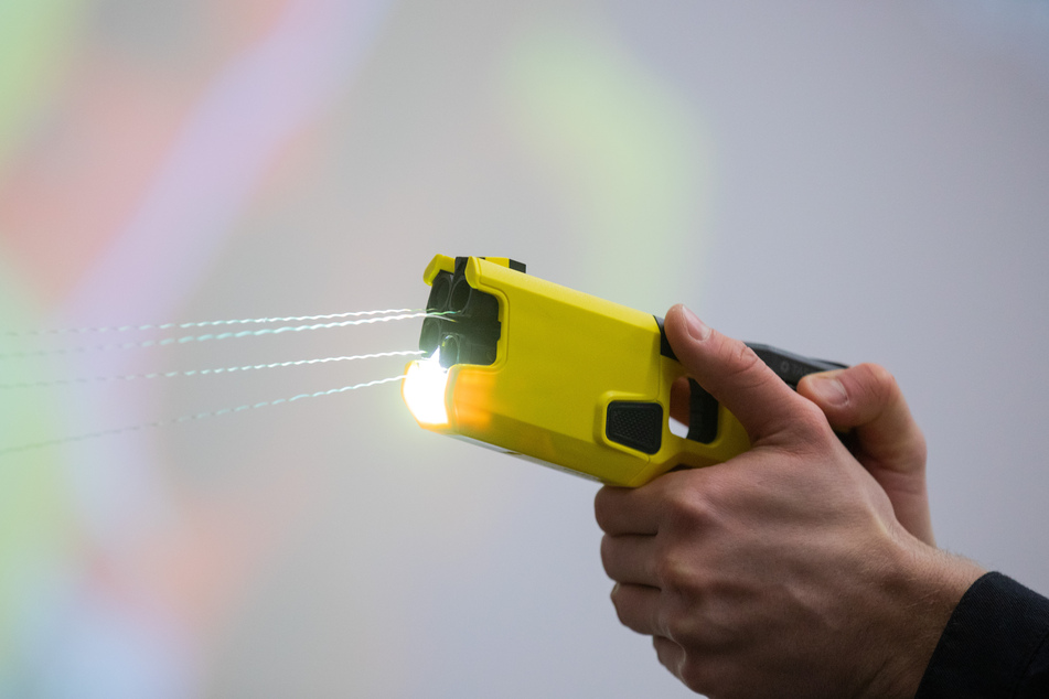 Polizei stoppt junge Frau nach spektakulärer Verfolgungsjagd mit Taser
