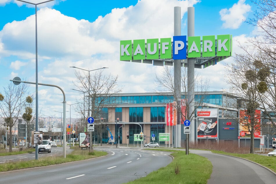 Der KAUFPARK Dresden befindet sich auf der Dohnaer Straße 246 in Nickern.