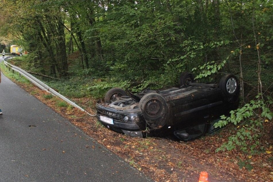 26-jähriger Renault-Fahrer kommt ins Schleudern und überschlägt sich
