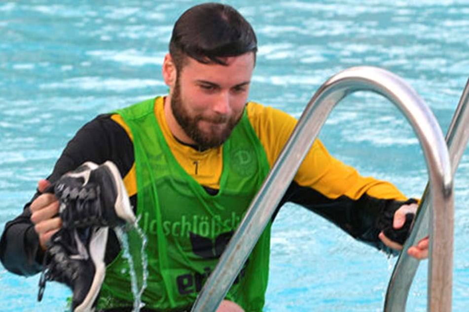 Dieser Schnappschuss landete sicher auch in den sozialen Netzwerken bei Niklas Kreuzer. Im Wintercamp in Spanien schmiss ihn Aias Aosman mal kurzerhand in den Pool.