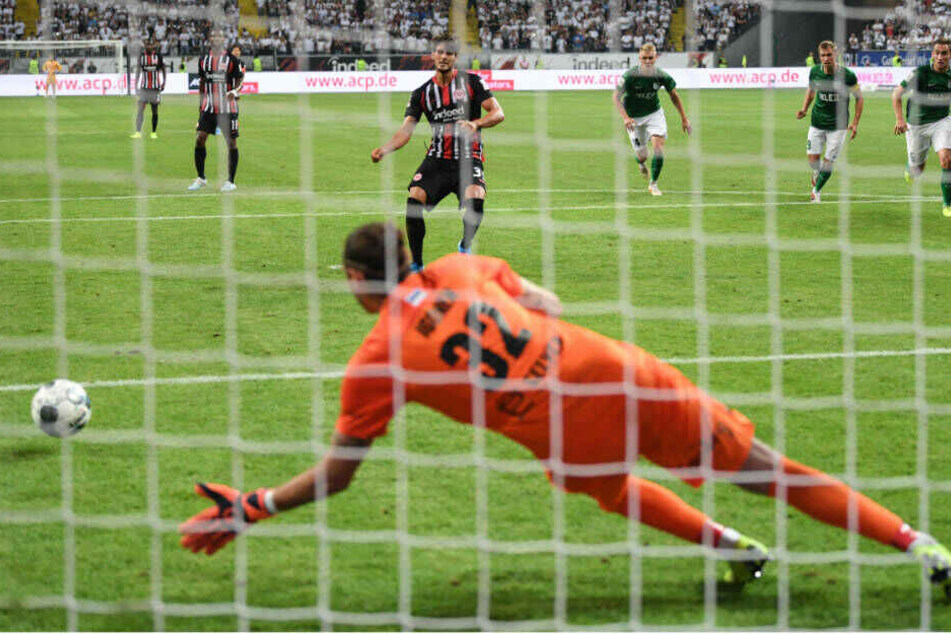 Zack, drin! Pacencia verwandelt zum 2:1. Danach war das Spiel gelaufen.