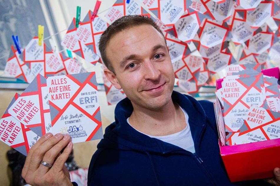 Gegen die Pläne der Stadtverwaltung: Initiator Felix Kreissel (31) und der Bürgerverein Chemnitz-Erfenschlag sprechen sich weiter für den Bad-Erhalt aus.