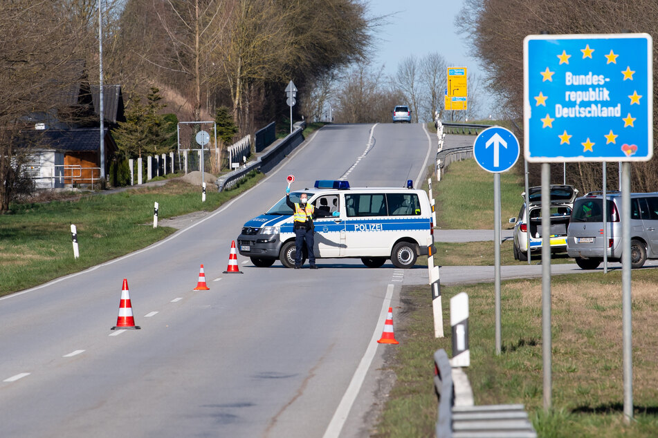The German-Austrian border, closed due to the crown pandemic, will reopen on June 15, according to information from the Austrian news agency APA.