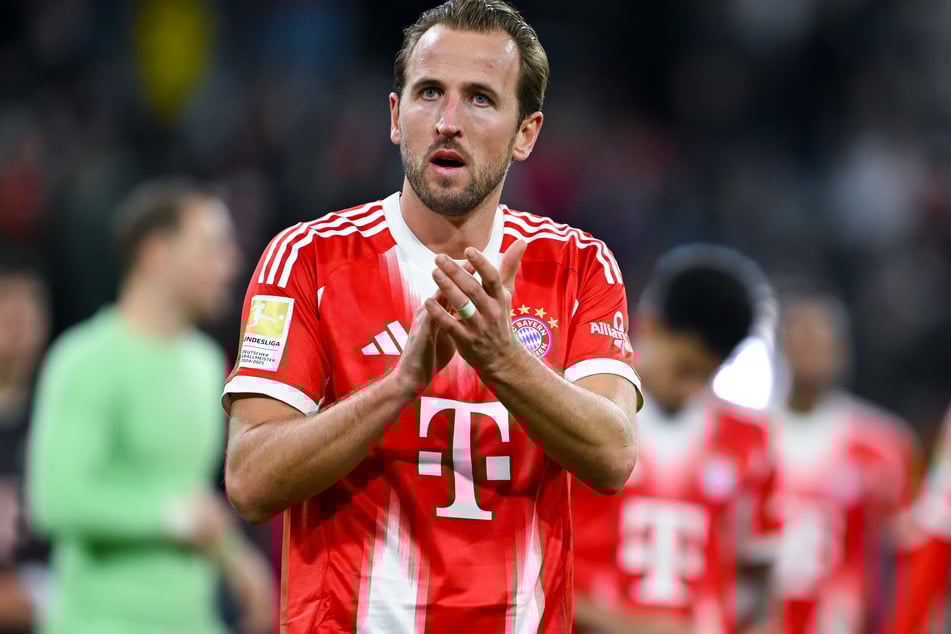 Harry Kane (32) begeistert als Überflieger auf dem Platz.