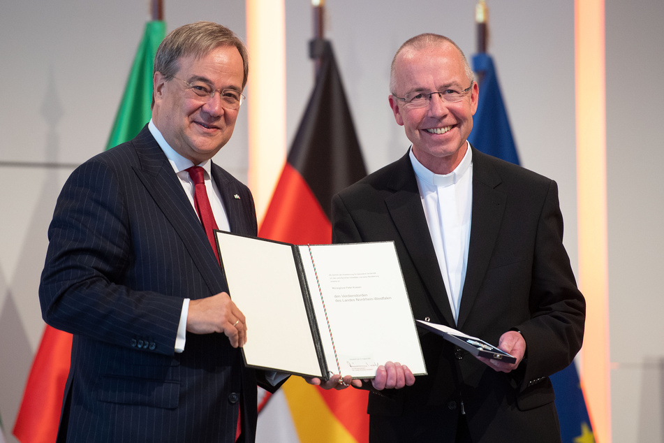 Pfarrer Peter Kossen erhielt den Landesverdienstorden ebenfalls.
