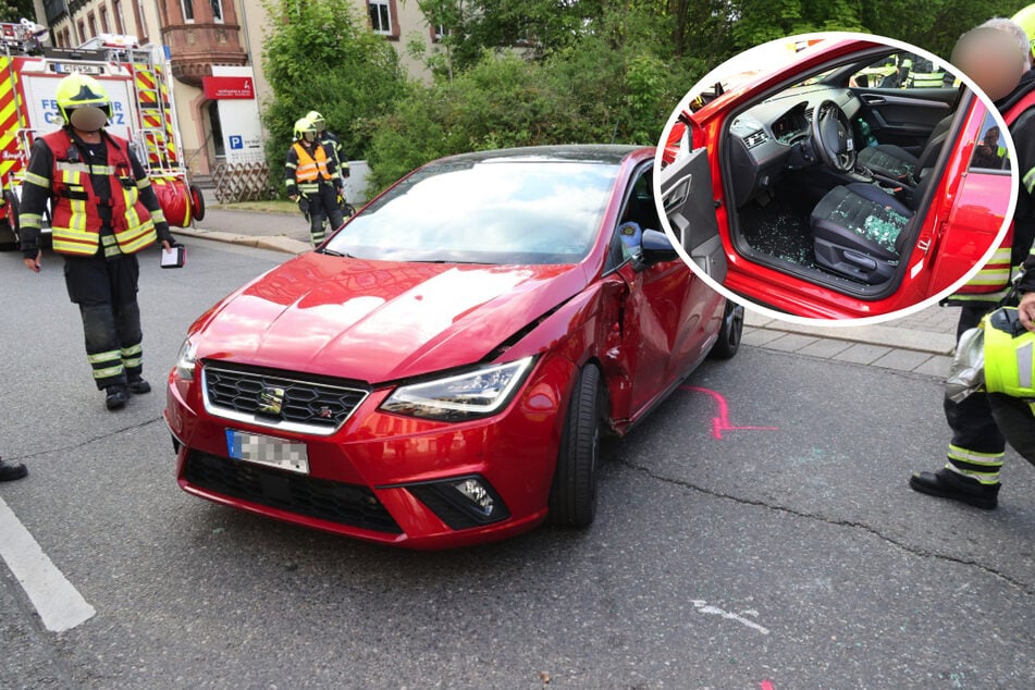 Auto prallt mit Motorroller in Chemnitz zusammen - Kind verletzt