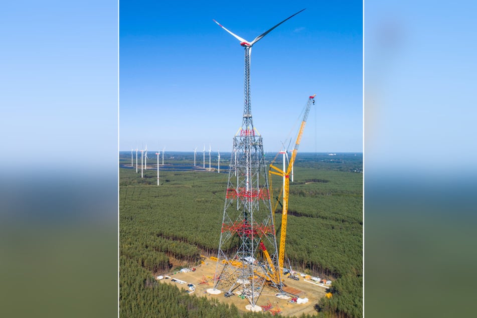 Mal ein Hingucker: Das Rekord-Windrad ist insgesamt 365 Meter hoch.