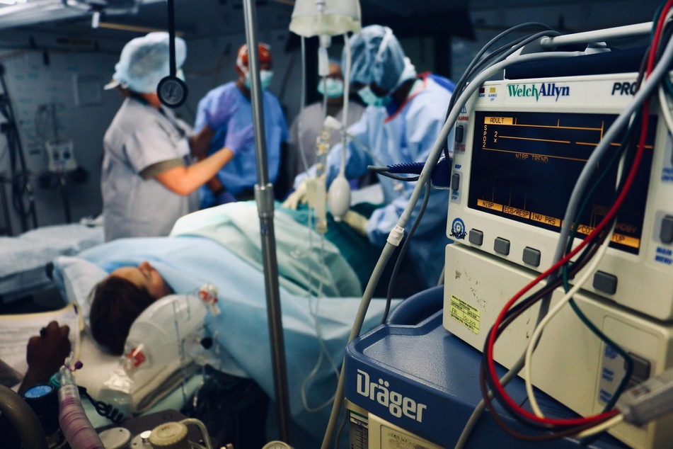 Krankenhausangestellte erhielten laut Reddit-Forum wohl nur ein T-Shirt und keinen nennenswerten Bonus. (Symbolbild)