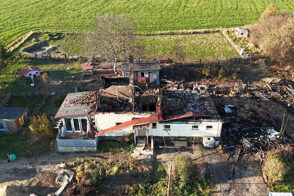Sämtliches Hab und Gut und mehrere Tiere fielen dem Feuer zum Opfer.