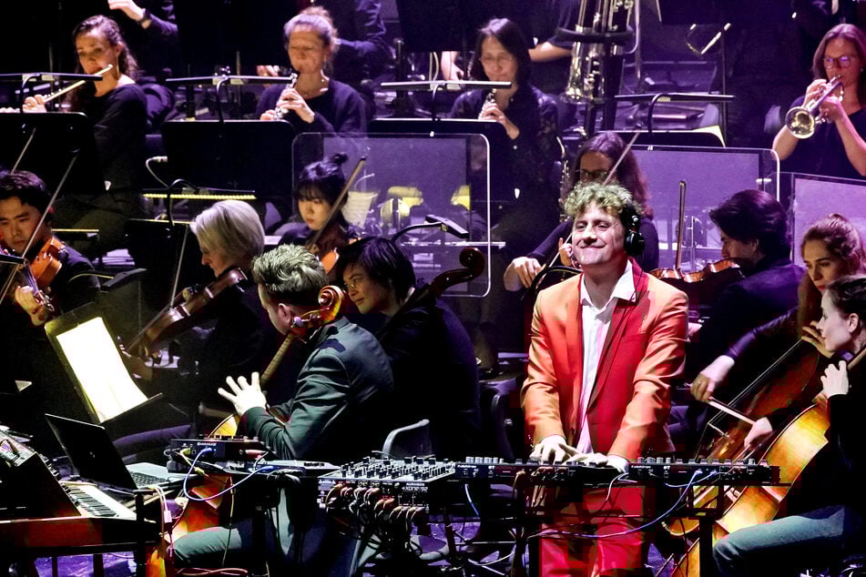 Chemnitz: Ungewöhnliches Konzert in Chemnitzer Stadthalle: Orchester trifft auf Techno-DJ