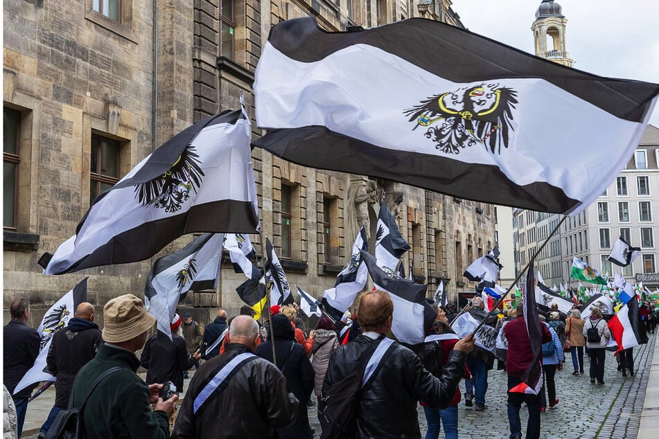 Nach bundesweiten Razzien gegen "Reichsbürger": Ministerium gibt neue Details bekannt