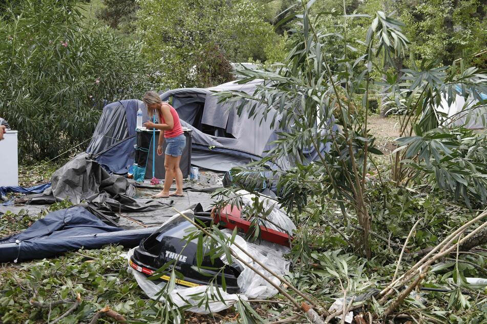 Bei heftigen Unwettern auf der französischen Mittelmeerinsel Korsika sind mehrere Menschen gestorben.