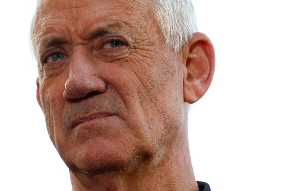 Israeli cabinet minister and opposition politician Benny Gantz is expected to resign from his post.