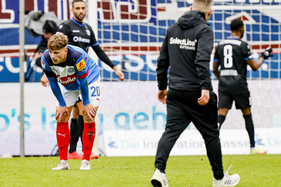 Am Samstag erreichte der 1. FC Magdeburg im Auswärtsspiel gegen Holstein Kiel ein 3:2 und sicherte sich damit drei Punkte.