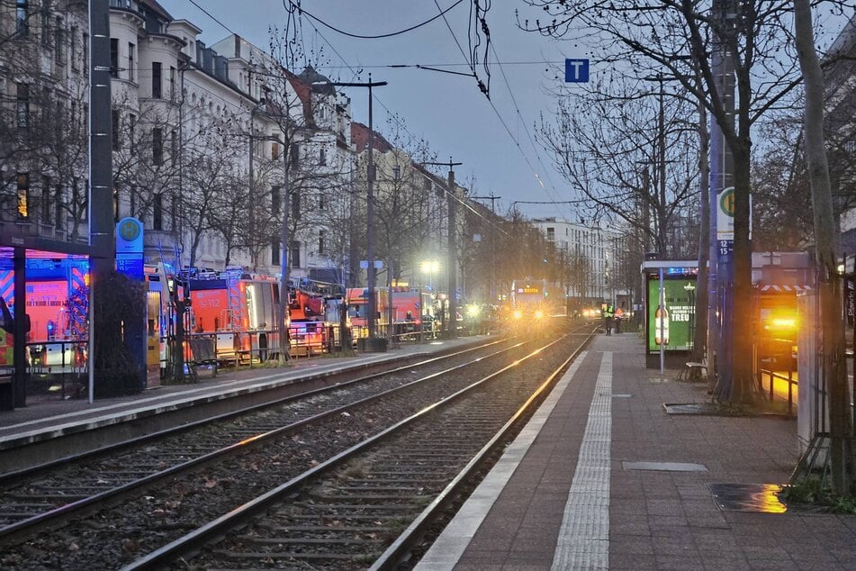 Zahlreiche Einsatzfahrzeuge waren am Ostplatz zu sehen.