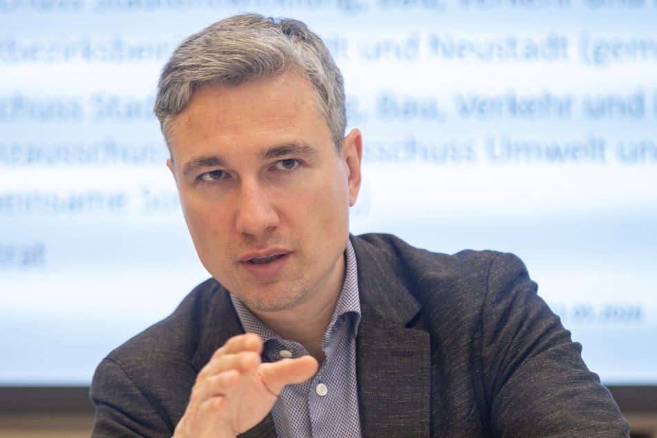 Erst 2024 beteuerte Baubürgermeister Stephan Kühn (46, Grüne), dass der Volkspark nicht umbenannt werden solle.