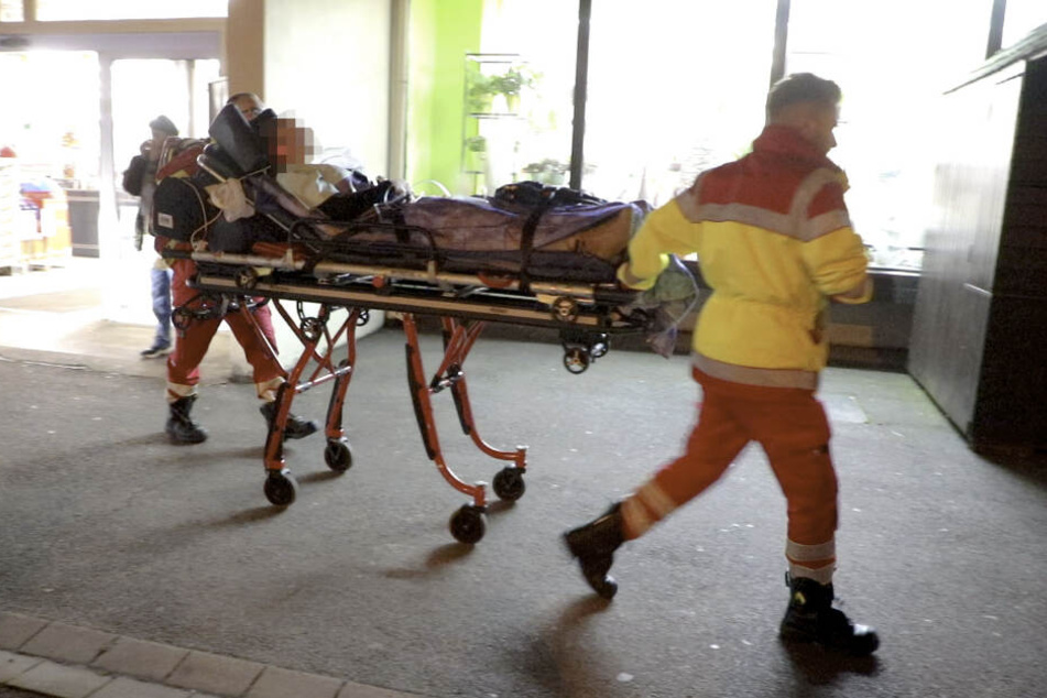 Sechs Anwohner kamen mit Rauchgasvergiftung ins Klinikum.
