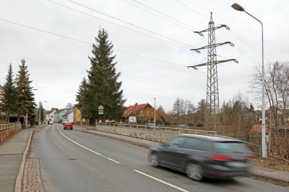 Autofahrer müssen eine Umleitung von 35 Kilometern hinnehmen.