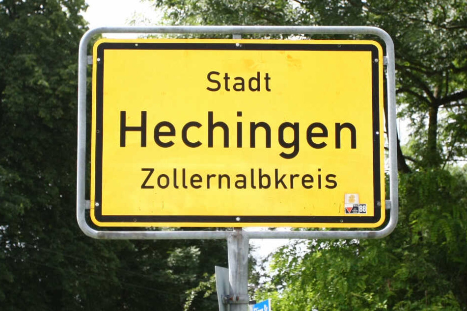 Das Ortsschild der Stadt Hechingen.