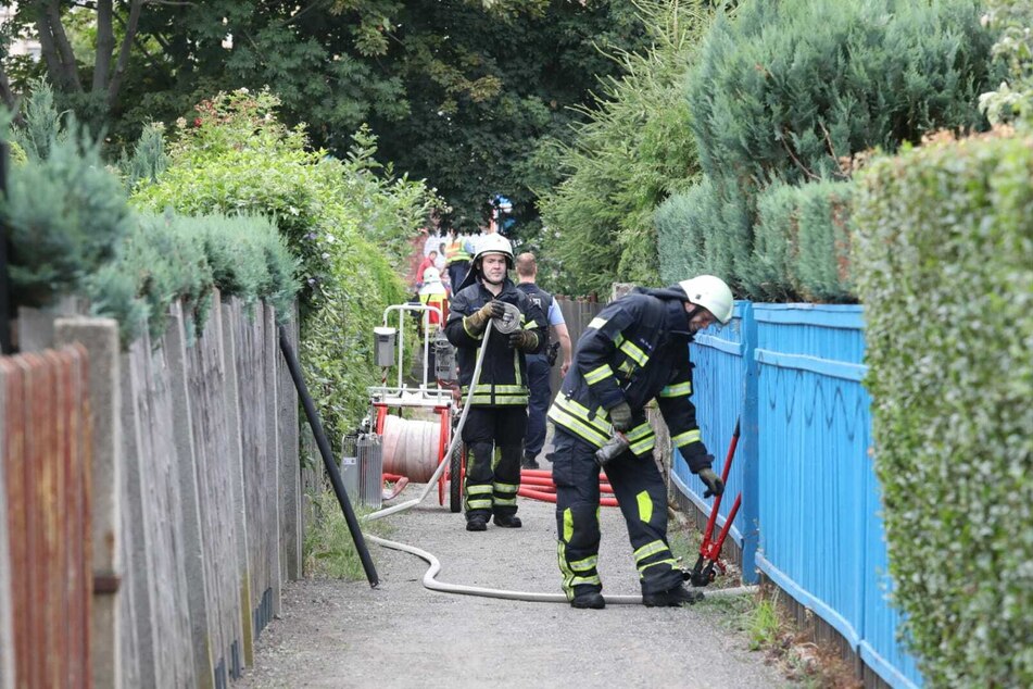 Anwohner hatten am Freitagmorgen eine Rauchsäule bemerkt und die Feuerwehr alarmiert.