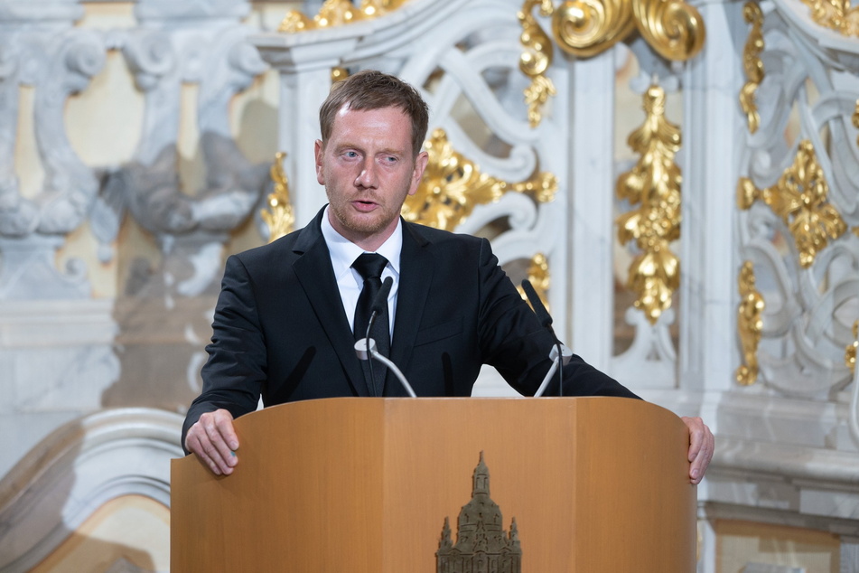 Auch Ministerpräsident Michael Kretschmer (46, CDU) hielt eine Rede für seinen verstorbenen Amts-Vorgänger.