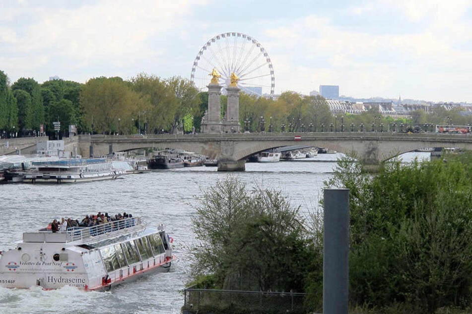Das Ziel der ersten gemeinsamen Reise von "Mörtel" und "Andrea vom Badesee" ist die französische Hauptstadt Paris.