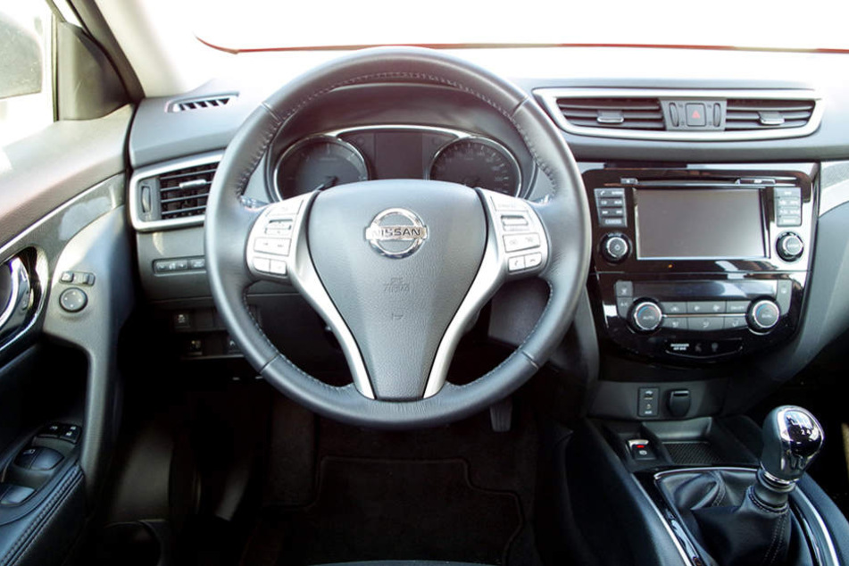 Mit dem AROUND VIEW MONITOR hast Du das Auto immer voll unter Kontrolle.