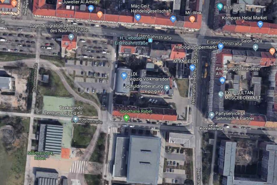 Vor dem Aldi an der Eisenbahnstraße war es zu einem Streit zwischen zwei Personen gekommen.