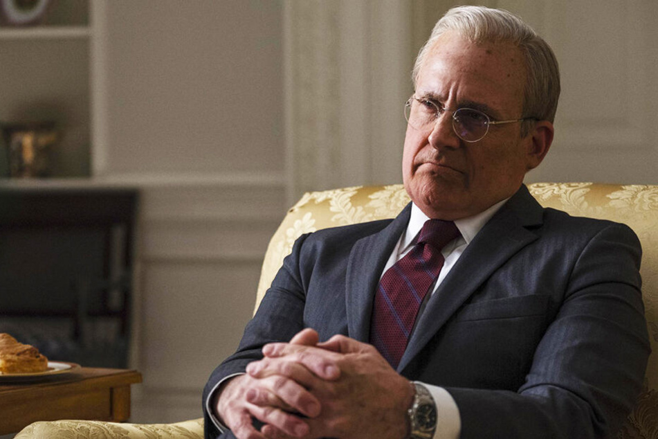 Donald Rumsfeld (Steve Carell) gibt Dick Cheney das nötige politische Rüstzeug mit auf den Weg.