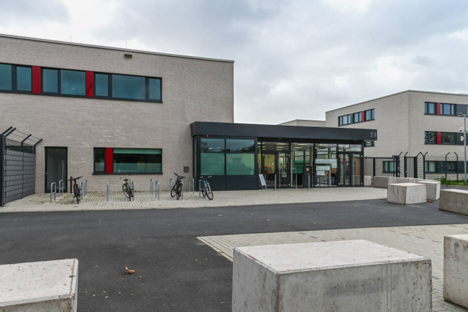 Bis mindestens Ende Februar 2020 wird im extra gesicherten Terror-Gerichtssaal am Dresdner Stadtrand verhandelt.