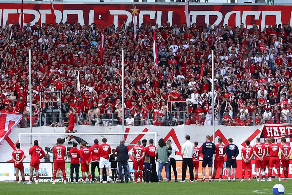 Der FSV Zwickau sieht nicht die alleinige Schuld bei seinen Fans und fordert eine umfangreiche Aufarbeitung der Vorkommnisse.
