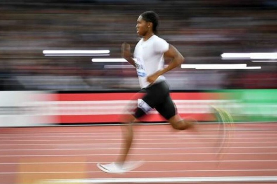Caster Semenya während einem 800m-Rennen.