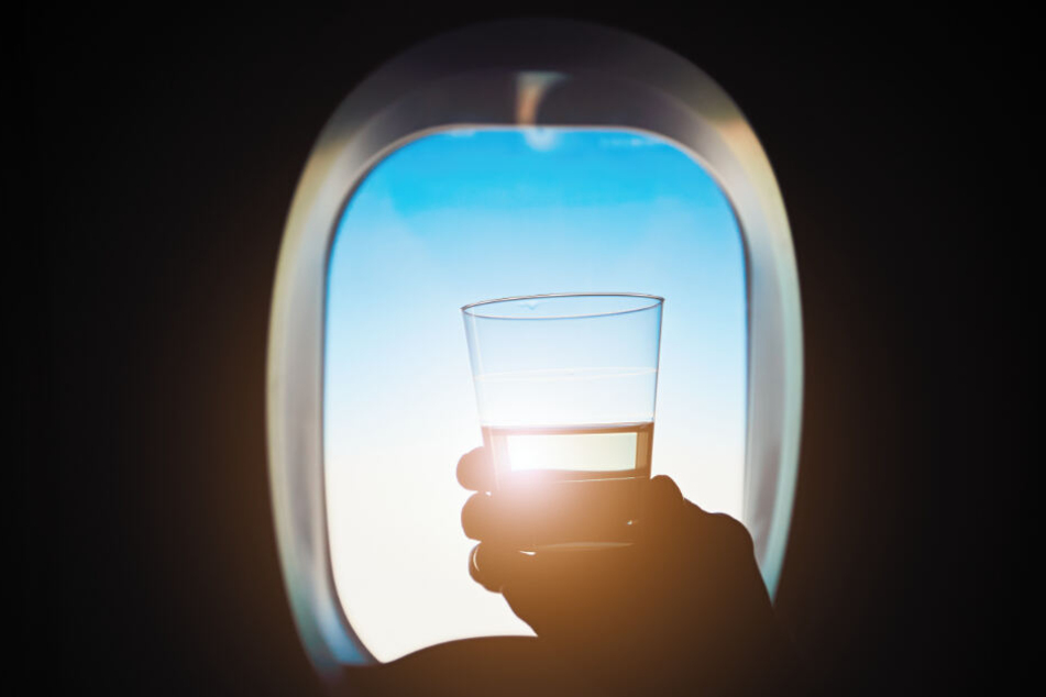 Der britische Passagier trank Alkohol im Flieger und wurde aggressiv. (Symbolbild)