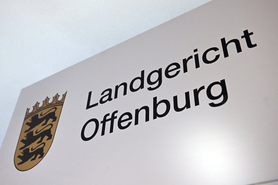Das Landgericht sah drei Mordmerkmale als erfüllt an: Habgier, Heimtücke sowie die Absicht, durch die Tötung eine weitere Straftat zu ermöglichen.
