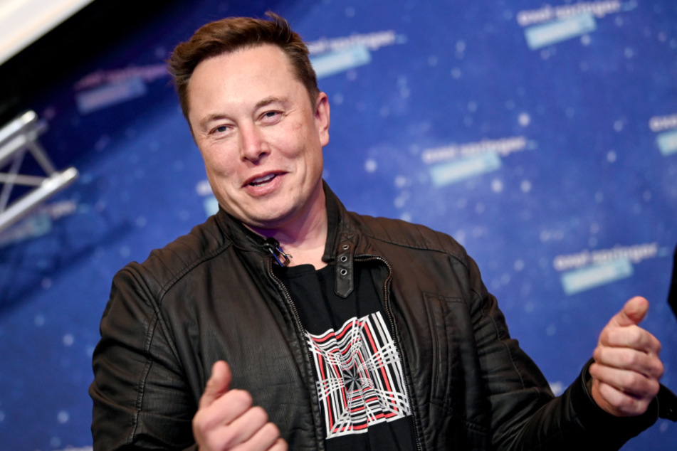 SpaceX-Gründer und CEO Elon Musk (50) wollte sich bislang nicht zu der "Falcon 9"-Rakete auf Kollisionskurs äußern.