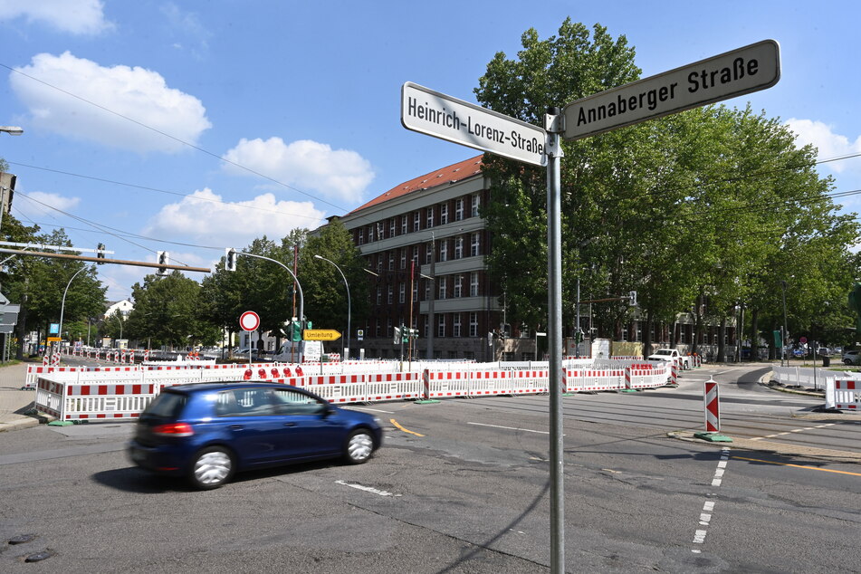 Gesperrt: Die Annaberger Straße in Höhe Heinrich-Lorenz-Straße.