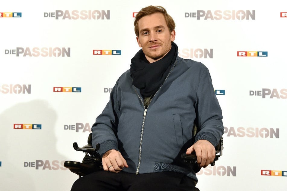 Samuel Koch, Schauspieler nach der Pressekonferenz zum RTL Musik-Live-Event "Die Passion“.
