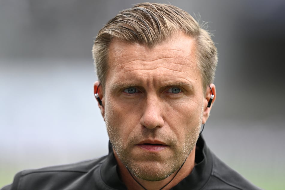 Markus Krösche (45), Sportvorstand von Eintracht Frankfurt, hat bei einer Pressekonferenz deutliche Worte gefunden.