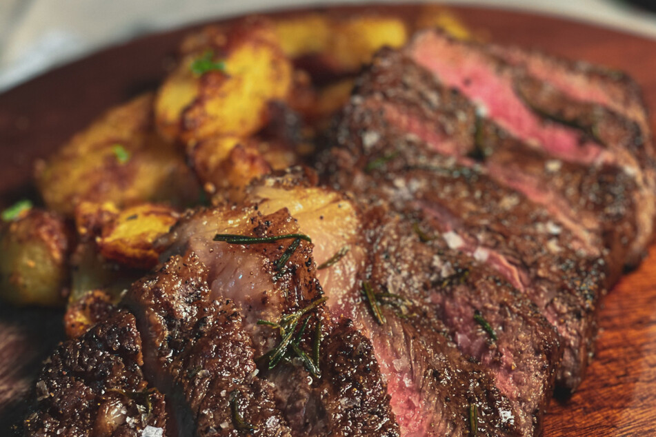 Don't forget to pair a perfectly cooked steak with some fantastic baked potatoes.