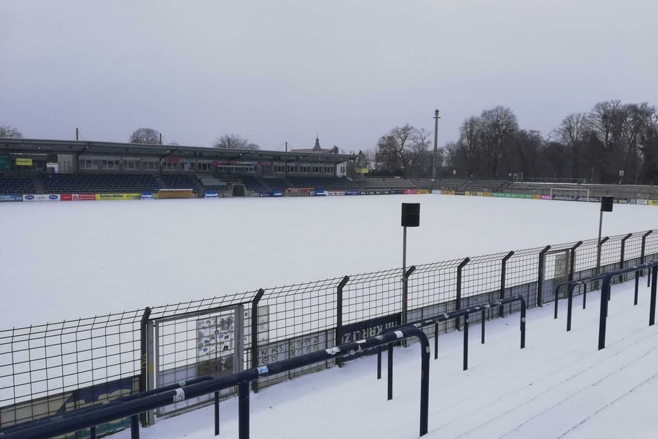 So sieht die Lage aktuell im Stadion in Babelsberg aus. Eher unwahrscheinlich, dass Chemie Leipzig am Sonntag dort auflaufen kann.
