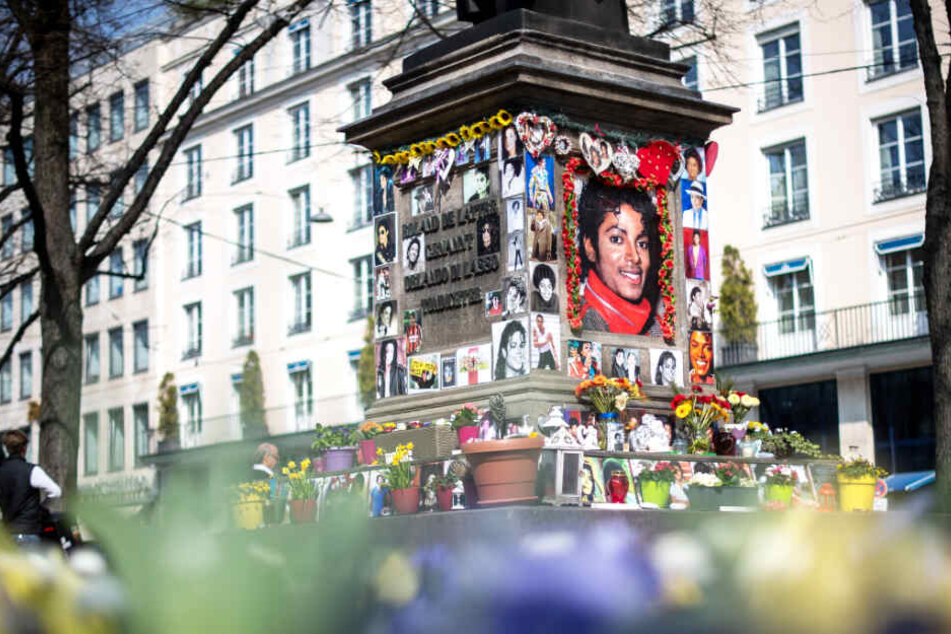 In München haben sich zahlreiche Fans im Gedenken an Michael Jackson getroffen.