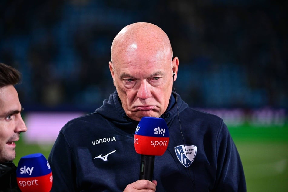 Bochum-Trainer Uwe Rösler (57) zeigte sich schon vor dem Anpfiff bei Sky überrascht von der Aufstellung der Dynamos.