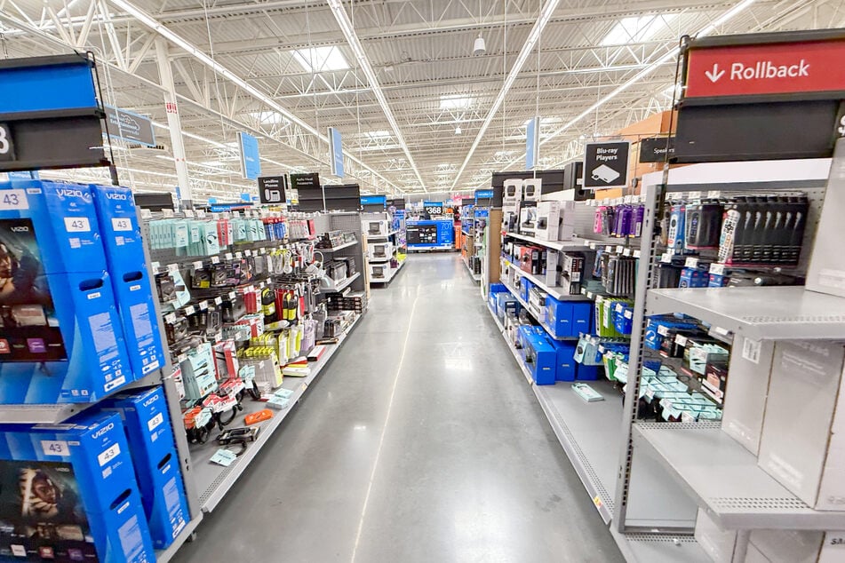 Don't Miss Walmart's Sale with Luxury Scents and Seasonal Steals on Monday, November 17